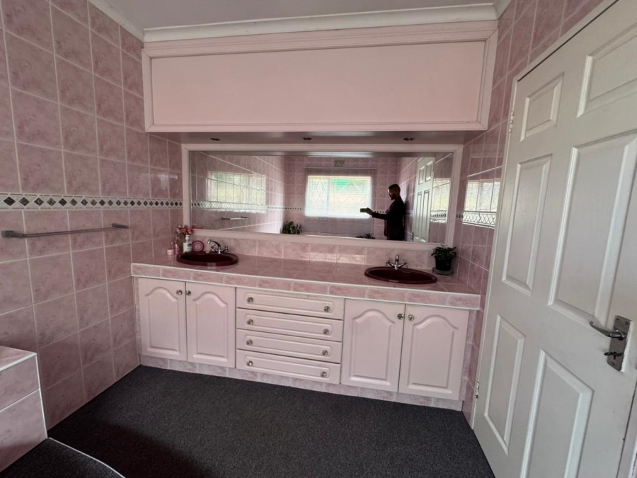 3 Bedroom Property for Sale in Park Village Western Cape